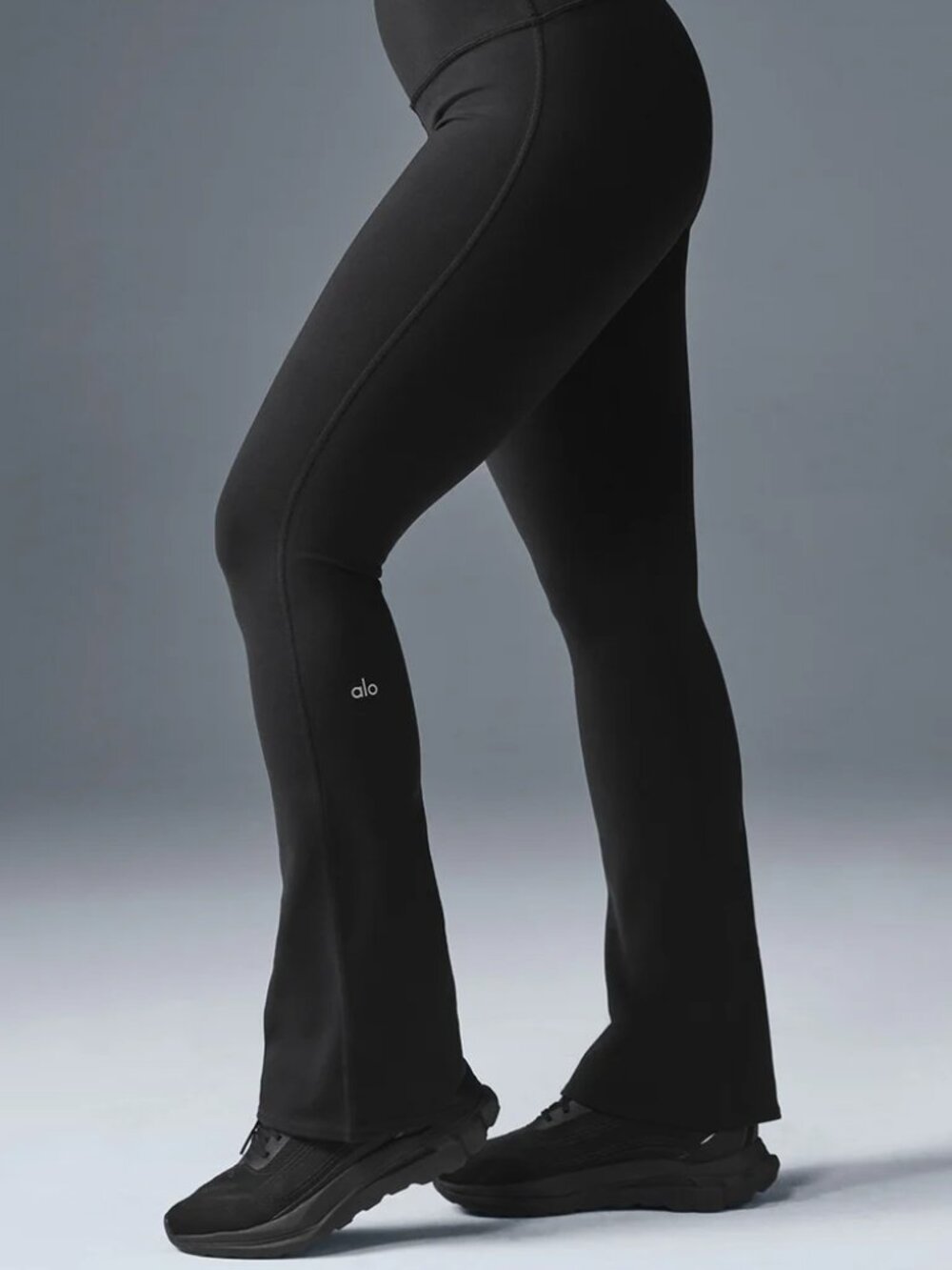New With Tags🖤Alo Yoga Airbrush High-Waist Bootcut Legging🕶️Black (Regular) - Picture 14 of 14